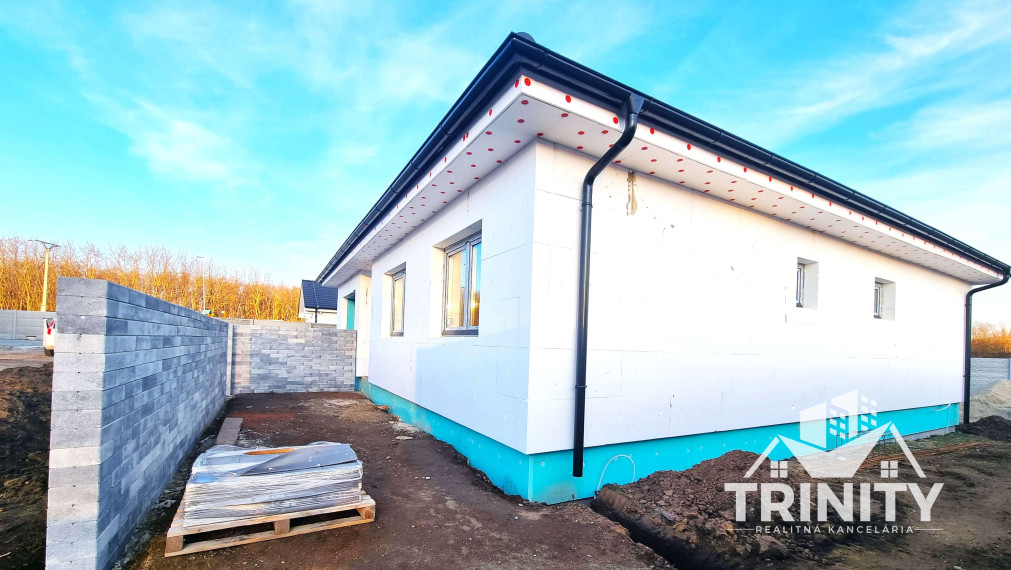 Na predaj novostavba 4-izbového rodinného domu so zastrešenou terasou v obci Bajč