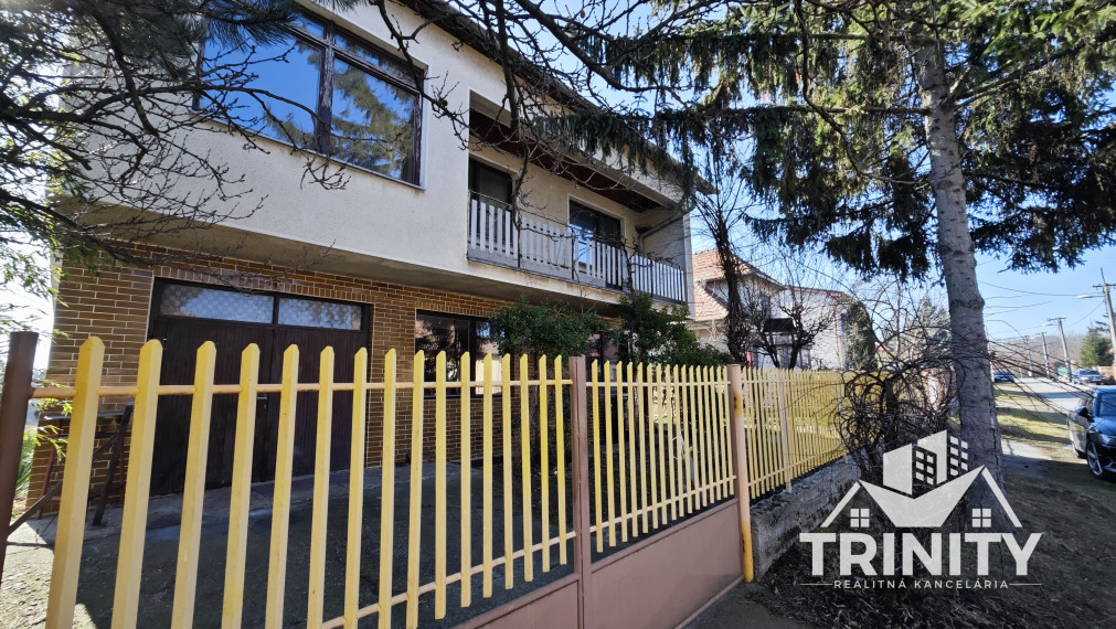 REZERVOVANÉ - Na predaj 5-izbový rodinný dom s garážou v obci Mojzesovo - EXKLUZÍVNE