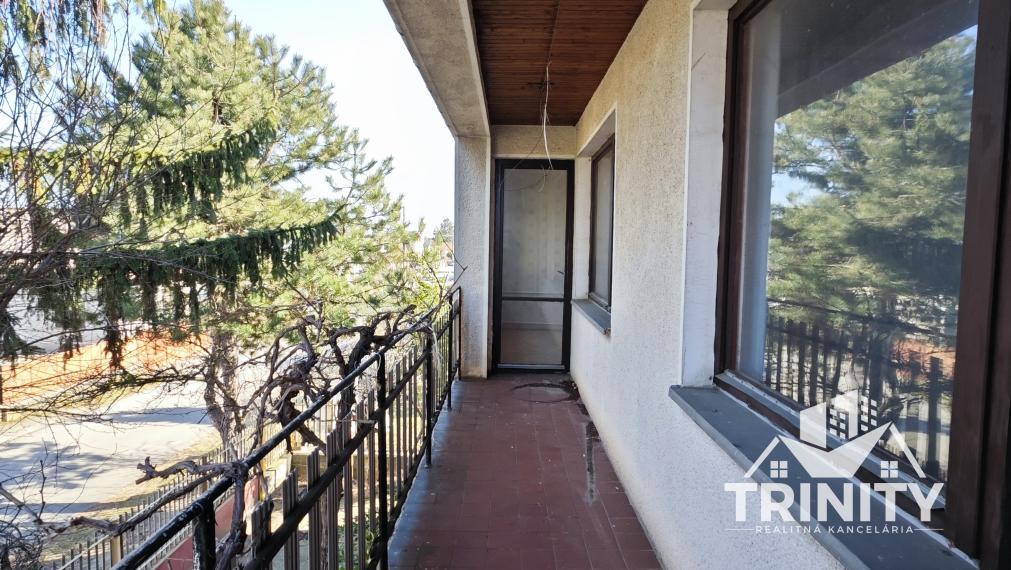 REZERVOVANÉ - Na predaj 5-izbový rodinný dom s garážou v obci Mojzesovo - EXKLUZÍVNE