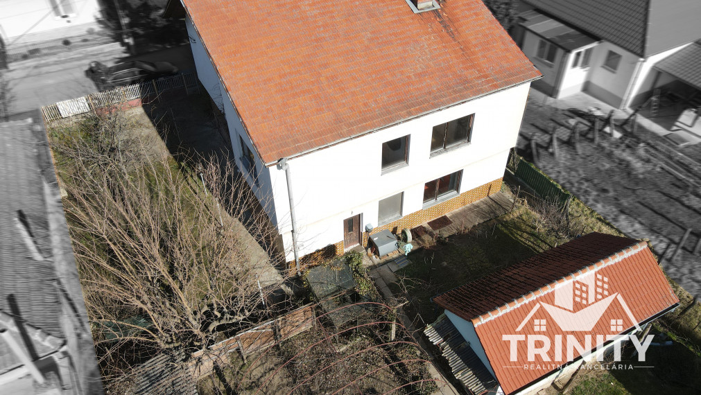 REZERVOVANÉ - Na predaj 5-izbový rodinný dom s garážou v obci Mojzesovo - EXKLUZÍVNE