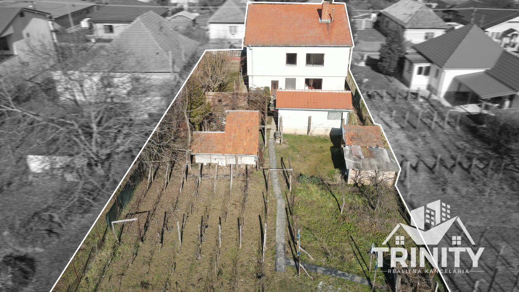 REZERVOVANÉ - Na predaj 5-izbový rodinný dom s garážou v obci Mojzesovo - EXKLUZÍVNE