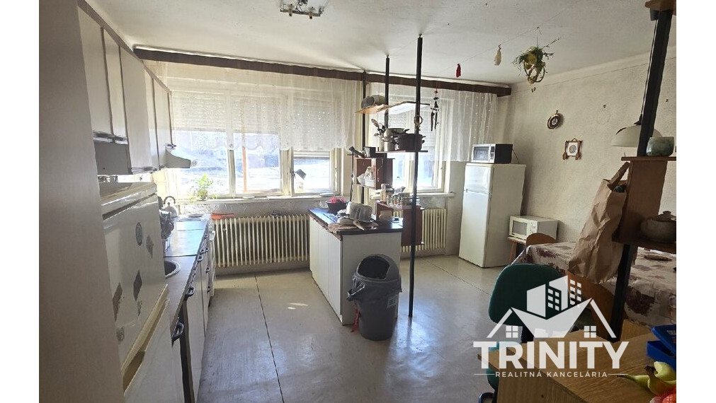 Na predaj poschodový rodinný dom v meste Šurany