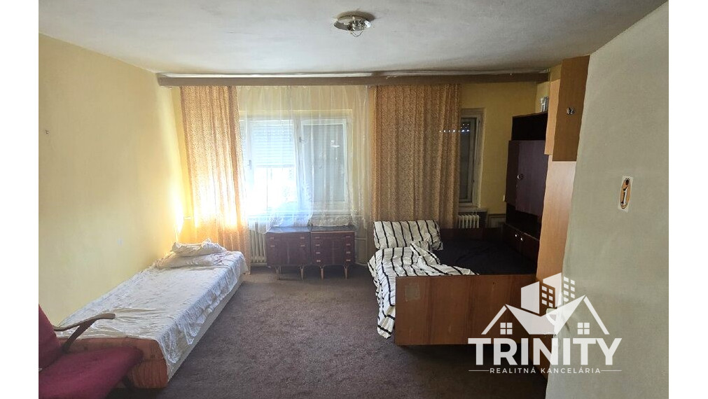 Na predaj poschodový rodinný dom v meste Šurany