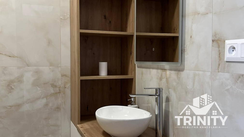 Na prenájom 2-izbový byt s terasou v Nových Zámkoch (novostavba)