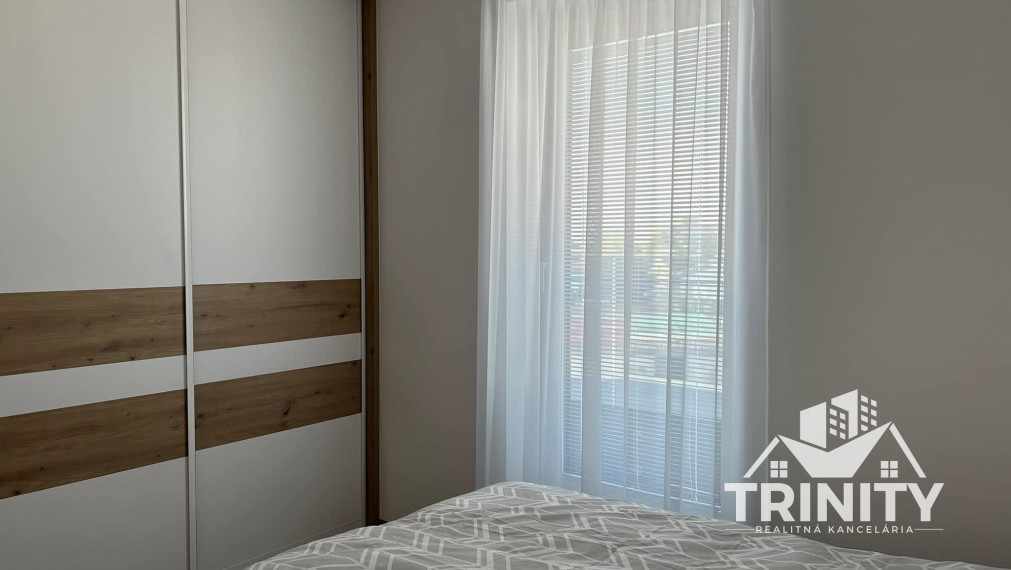 Na prenájom 2-izbový byt s terasou v Nových Zámkoch (novostavba)