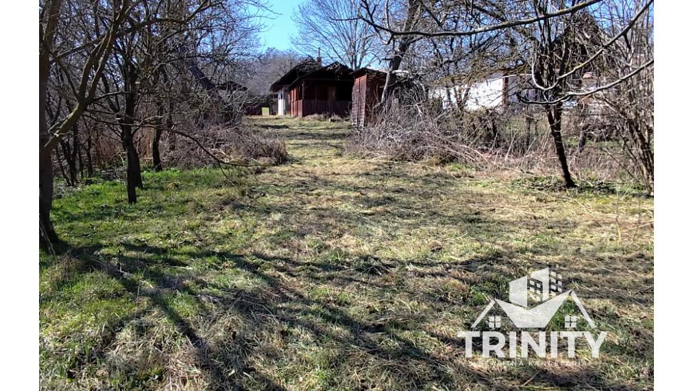 Znížená cena ! Na predaj stavebný pozemok v obci Bardoňovo