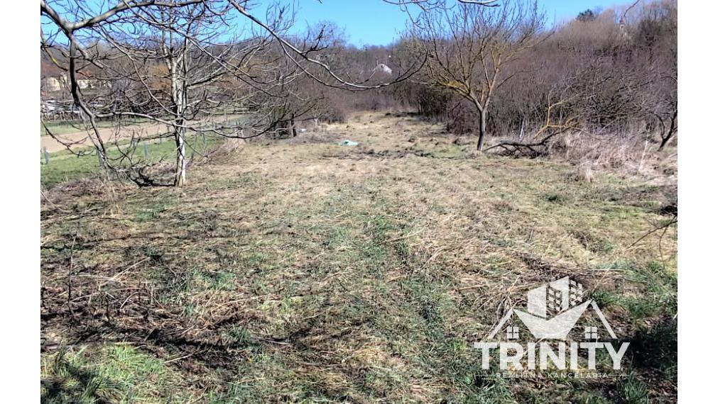 Znížená cena ! Na predaj stavebný pozemok v obci Bardoňovo