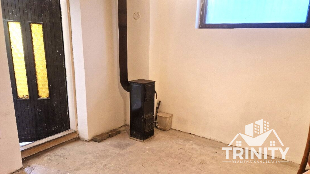 Na predaj murovaná chata v Nových Zámkoch