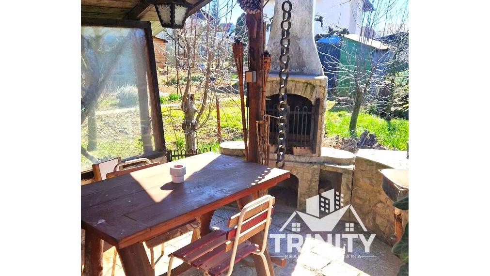 Na predaj murovaná chata v Nových Zámkoch