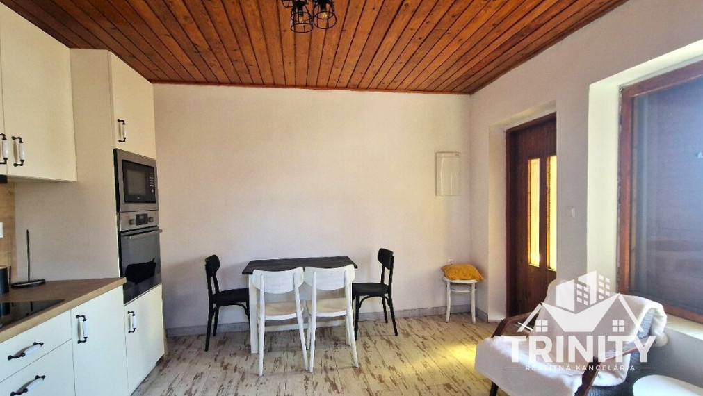 Na predaj murovaná chata v Nových Zámkoch