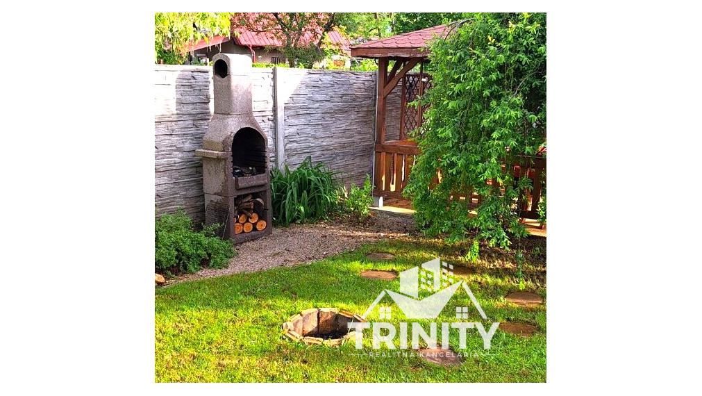 Na predaj krásna drevená chatka so záhradou v Nových Zámkoch na Tekvičnom poli