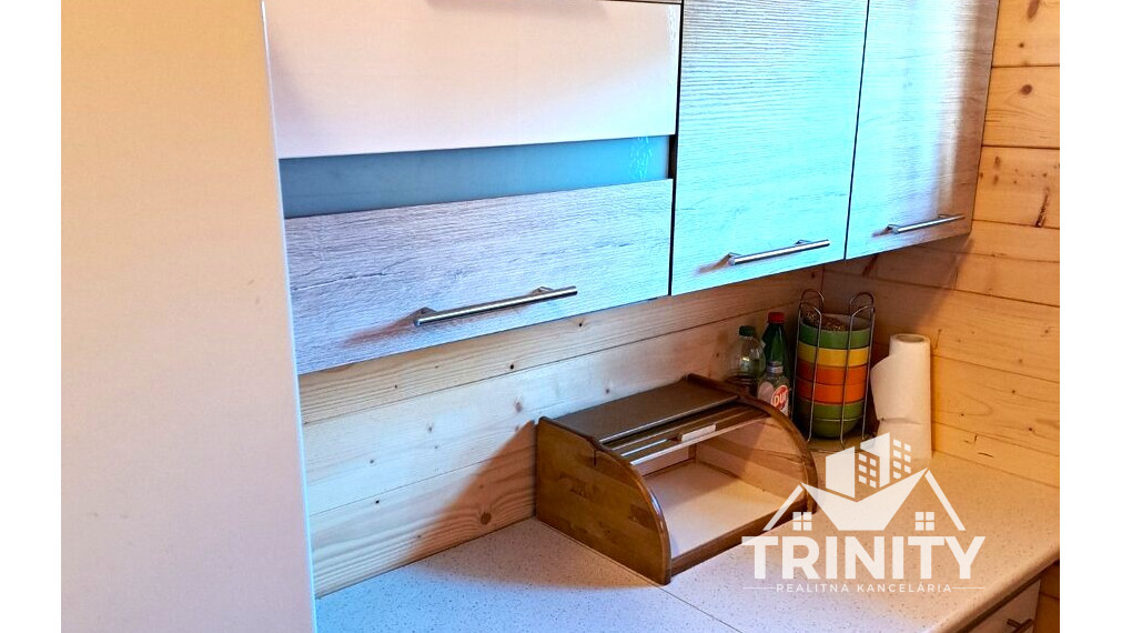 Na predaj krásna drevená chatka so záhradou v Nových Zámkoch na Tekvičnom poli