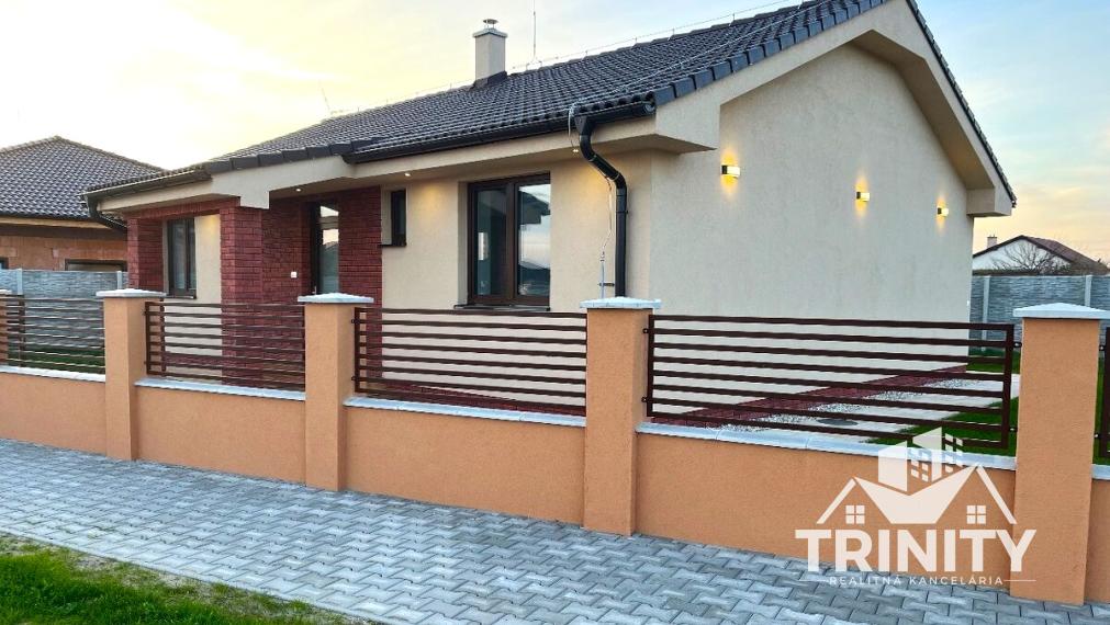 Na predaj 4- izbová novostavba rodinného domu v obci Dvory nad Žitavou