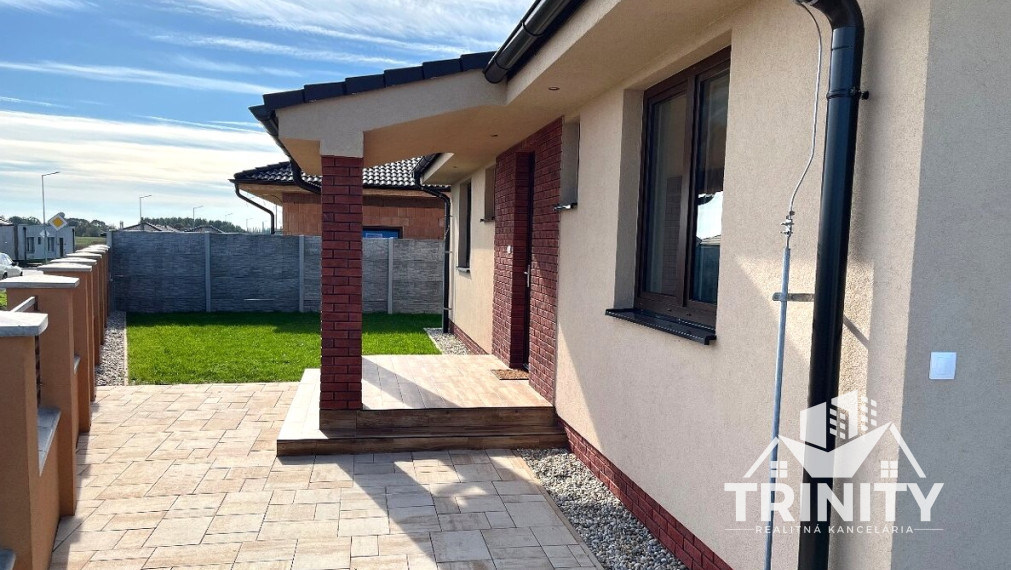 Na predaj 4- izbová novostavba rodinného domu v obci Dvory nad Žitavou