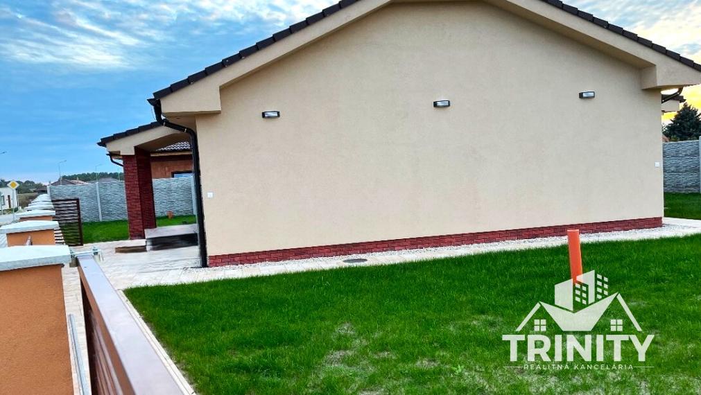 Na predaj 4- izbová novostavba rodinného domu v obci Dvory nad Žitavou