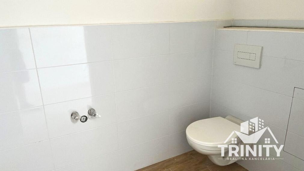 Na predaj 4- izbová novostavba rodinného domu v obci Dvory nad Žitavou