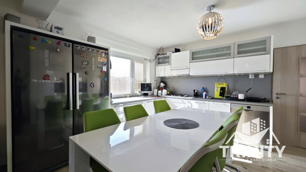 Na predaj 3-izbový rodinný dom s garážou v obci Čechy