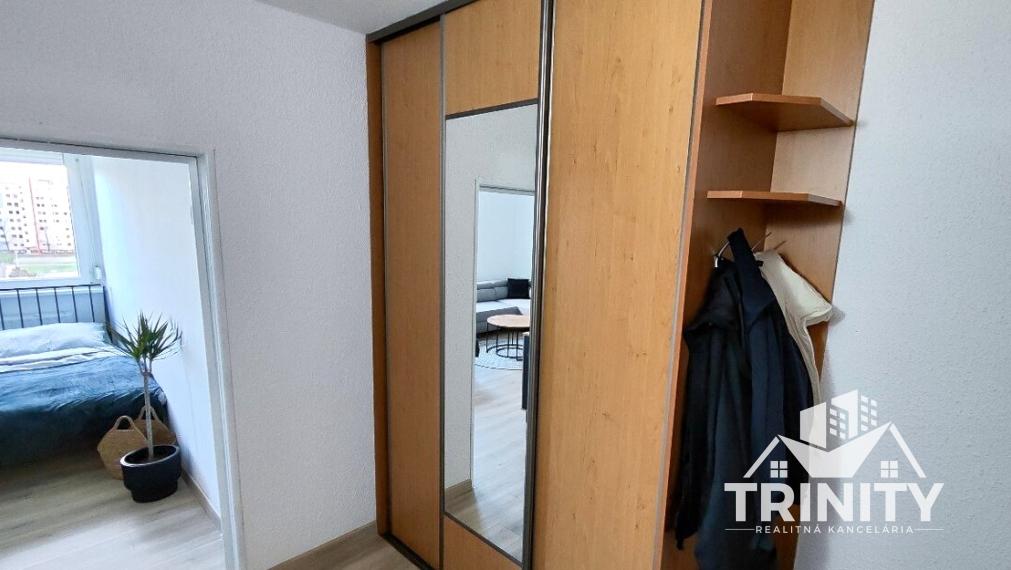 Na prenájom moderne zariadený 1-izbový byt v meste Nové Zámky