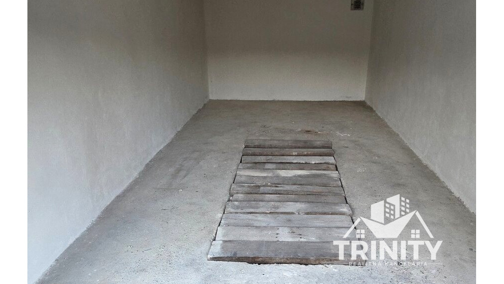 Na prenájom garáž v meste Šurany