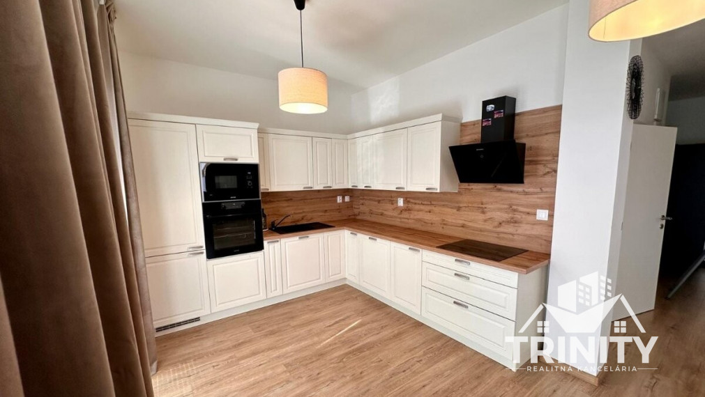 Na prenájom 2-izbový byt s terasou v meste Nové Zámky