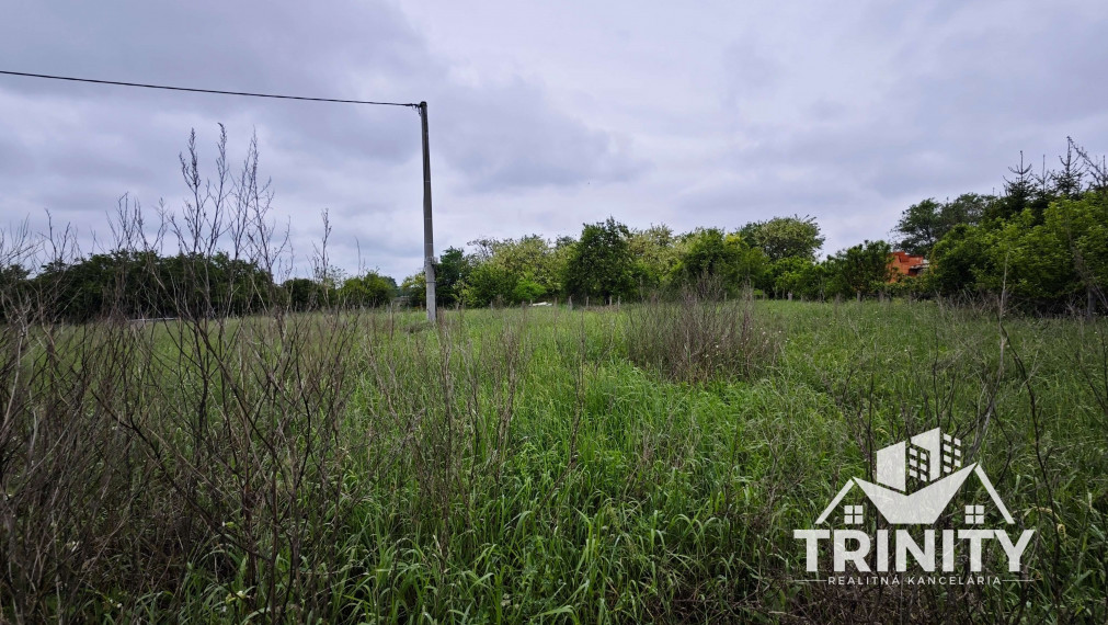 Na predaj stavebný pozemok s RD - NZ smer Nesvady (Ozón)