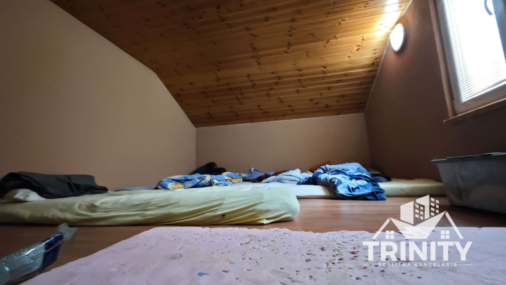 Na predaj stavebný pozemok s RD - NZ smer Nesvady (Ozón)