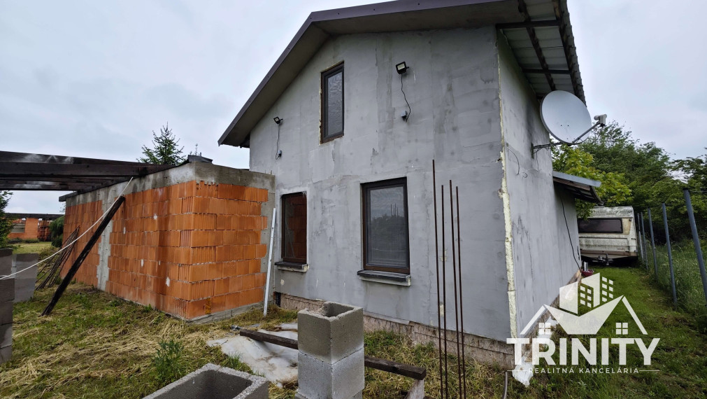 Na predaj stavebný pozemok s RD - NZ smer Nesvady (Ozón)