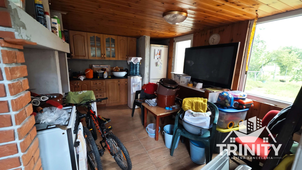 Na predaj stavebný pozemok s RD - NZ smer Nesvady (Ozón)