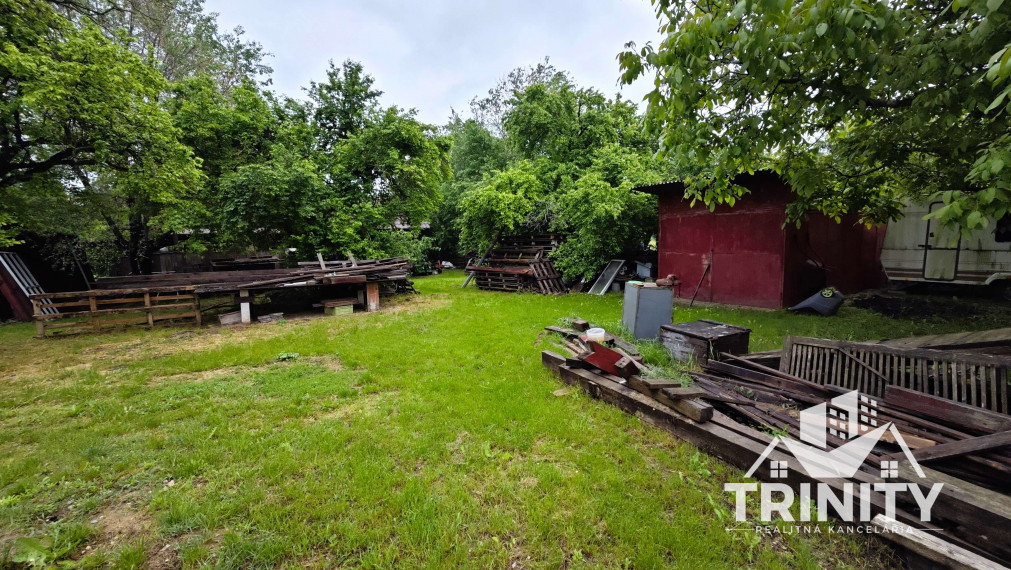 Na predaj stavebný pozemok s RD - NZ smer Nesvady (Ozón)