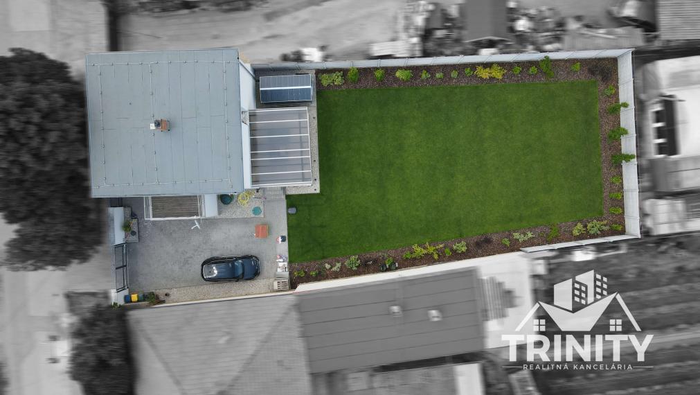 IBA U NÁS - Na predaj 4-izbový rodinný dom v obci Dvory nad Žitavou