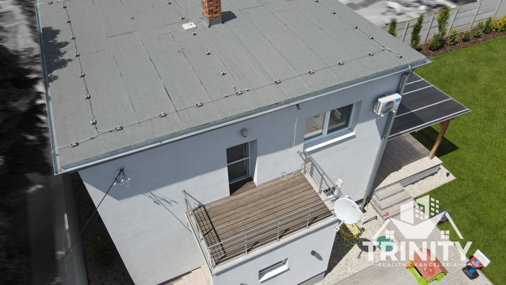 IBA U NÁS - Na predaj 4-izbový rodinný dom v obci Dvory nad Žitavou