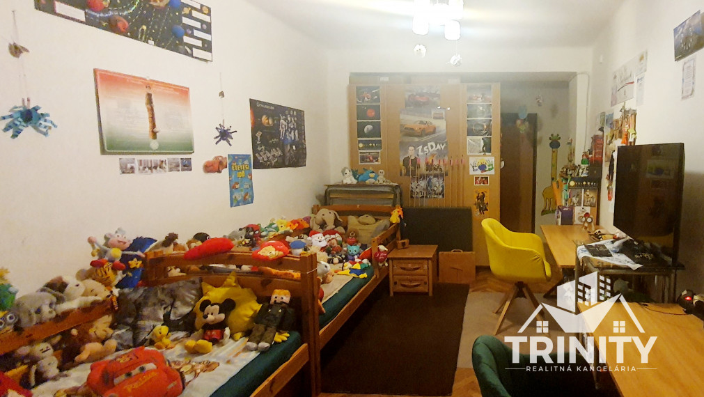 NA PREDAJ čiastočne zrekonštruovaný 3-izbový byt v centre mesta Nové Zámky