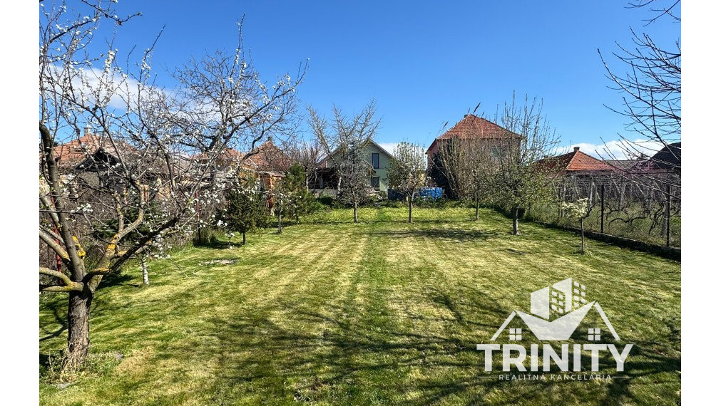 Na predaj 4-izbový rodinný dom v obci Dvory nad Žitavou