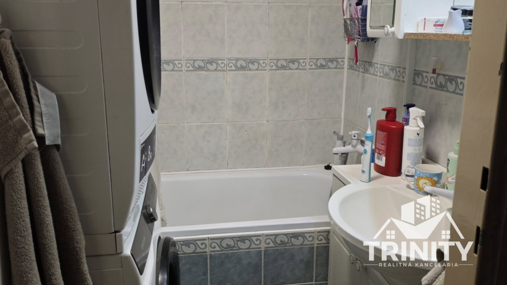 Na predaj 4-izbový byt s balkónom v Nových Zámkoch