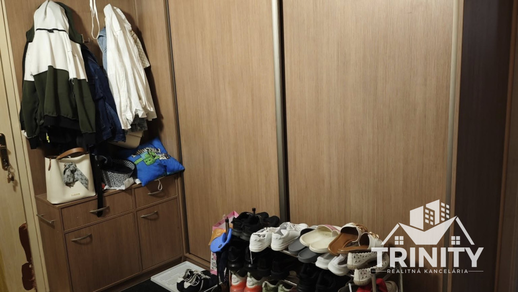 Na predaj 4-izbový byt s balkónom v Nových Zámkoch