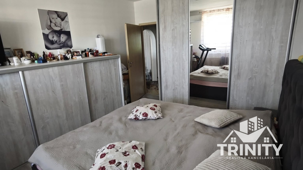 Na predaj 4-izbový byt s balkónom v Nových Zámkoch