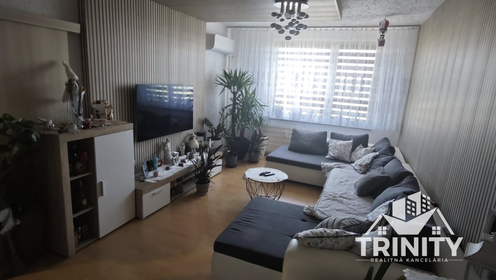 Na predaj 4-izbový byt s balkónom v Nových Zámkoch