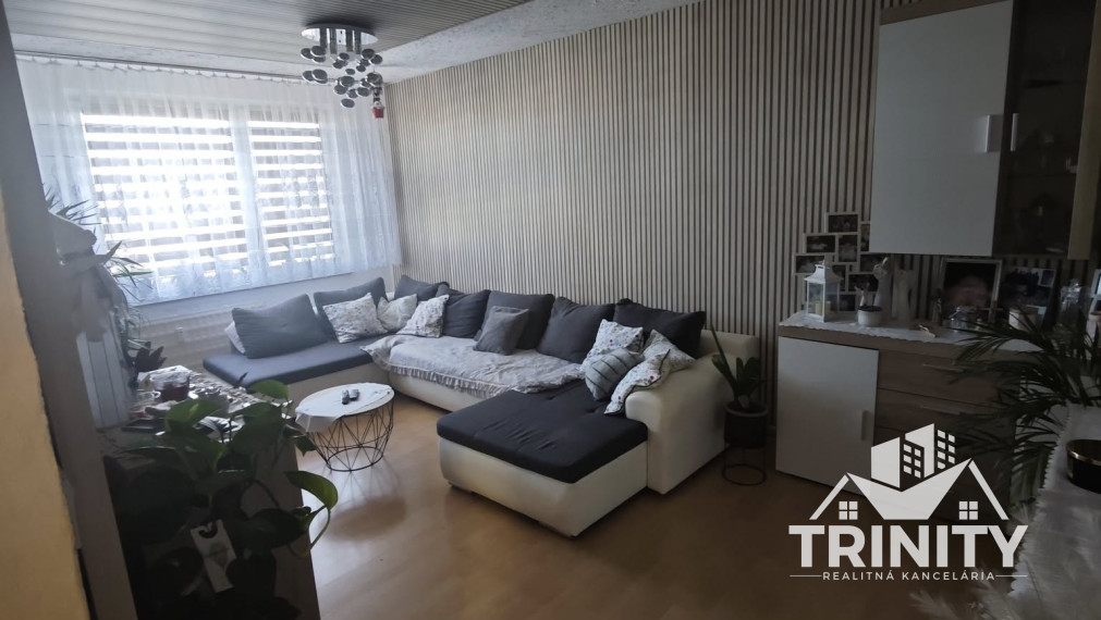 Na predaj 4-izbový byt s balkónom v Nových Zámkoch