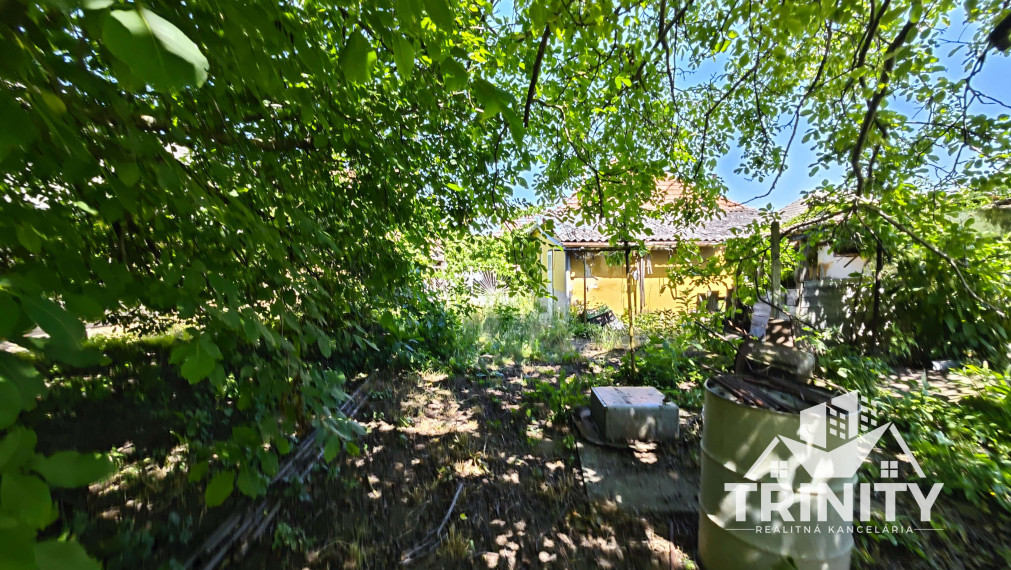 Na predaj 4-izbový rodinný dom s veľkým pozemkom v ovci Tvrdošovce