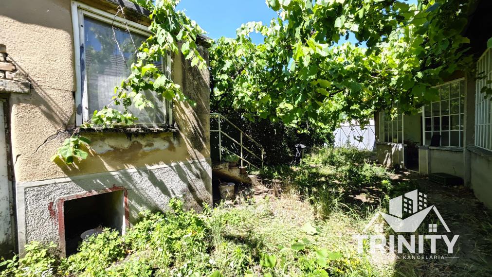 Na predaj 4-izbový rodinný dom s veľkým pozemkom v ovci Tvrdošovce