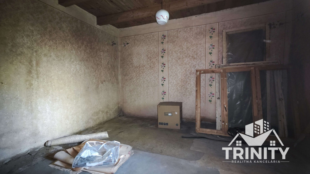 Na predaj 4-izbový rodinný dom s veľkým pozemkom v ovci Tvrdošovce