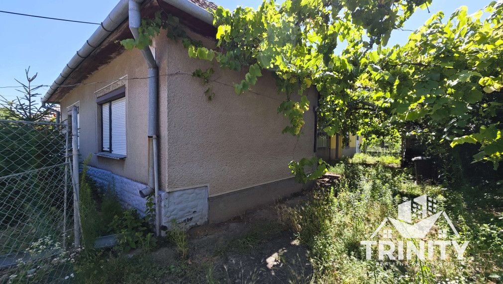 Na predaj 4-izbový rodinný dom s veľkým pozemkom v ovci Tvrdošovce