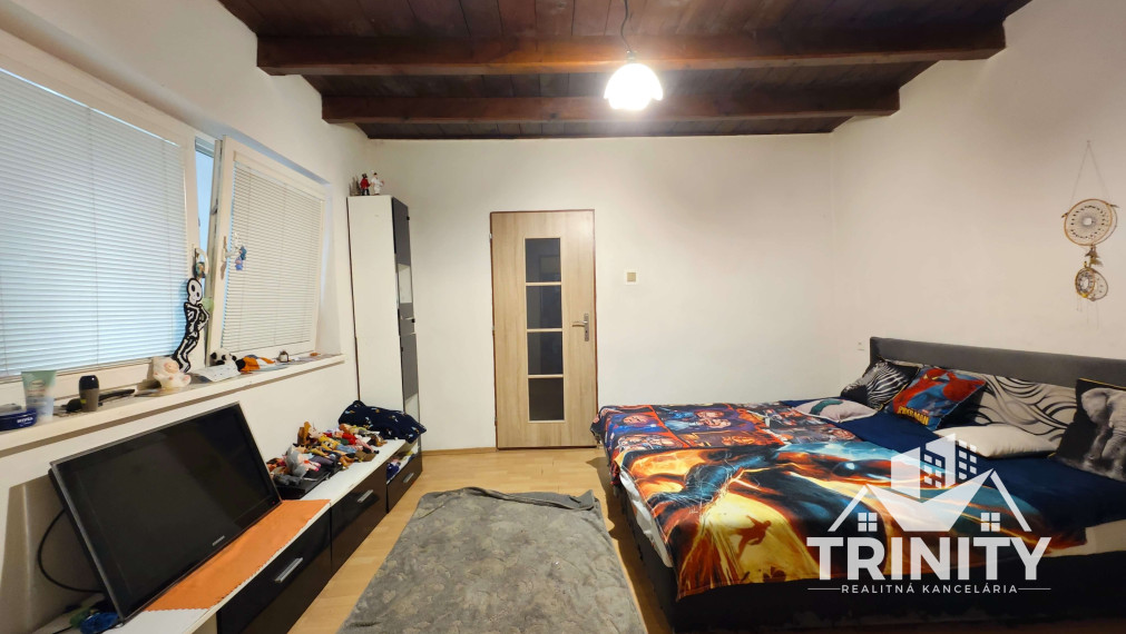 EXKLUZÍVNE - Na predaj 3-izbový rodinný dom v obci Semerovo