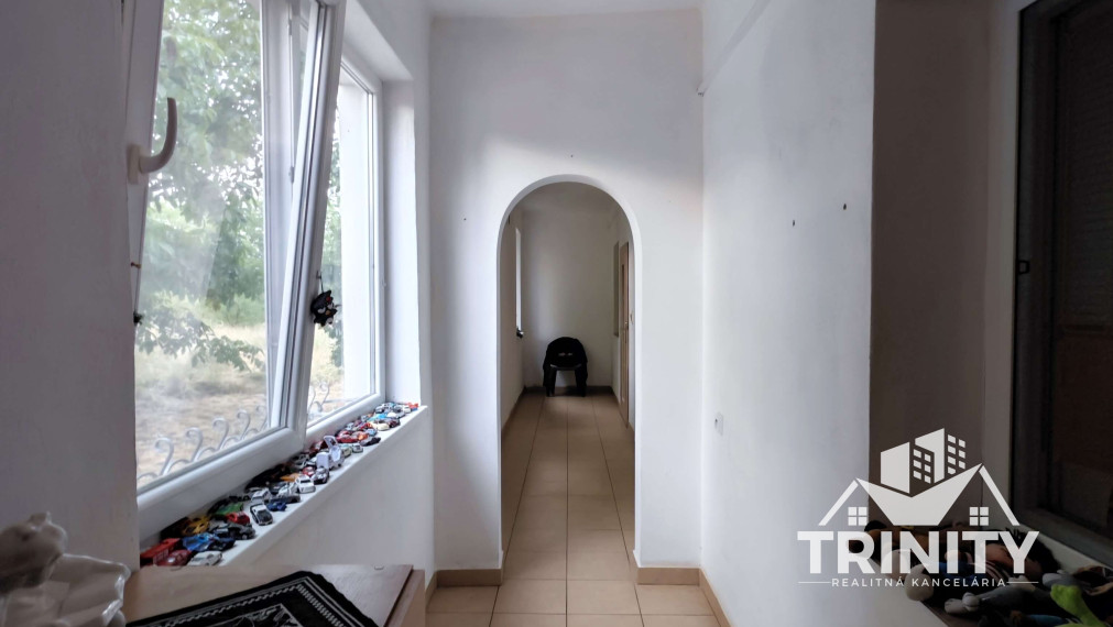 EXKLUZÍVNE - Na predaj 3-izbový rodinný dom v obci Semerovo