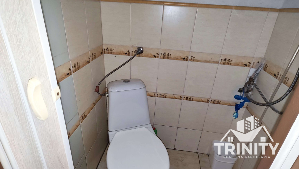 EXKLUZÍVNE - Na predaj 3-izbový rodinný dom v obci Semerovo