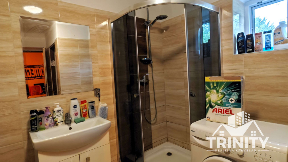 EXKLUZÍVNE - Na predaj 3-izbový rodinný dom v obci Semerovo