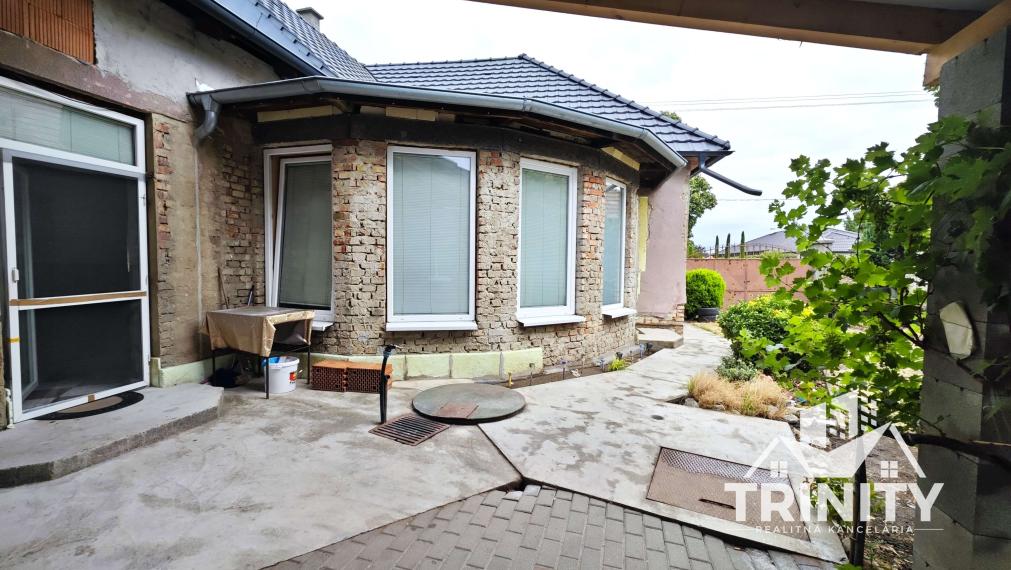 Na predaj 4-izbový a 2-izbový rodinný dom v meste Nové Zámky