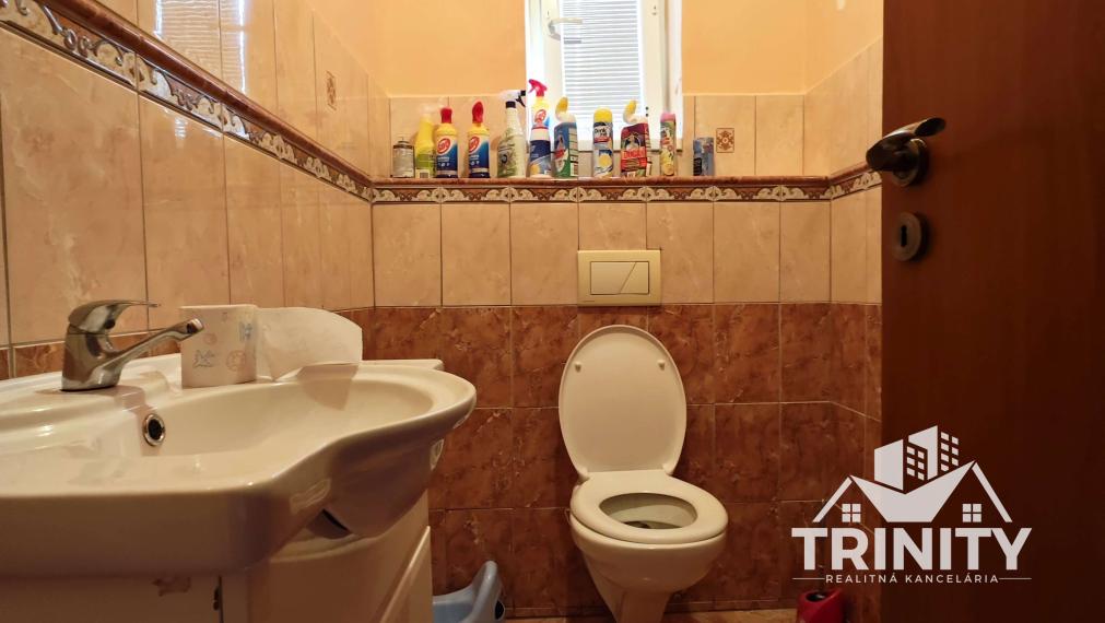 Na predaj 4-izbový a 2-izbový rodinný dom v meste Nové Zámky