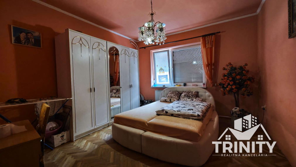 Na predaj 4-izbový a 2-izbový rodinný dom v meste Nové Zámky