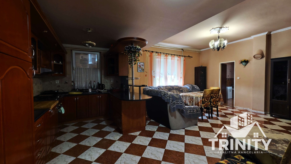 Na predaj 4-izbový a 2-izbový rodinný dom v meste Nové Zámky